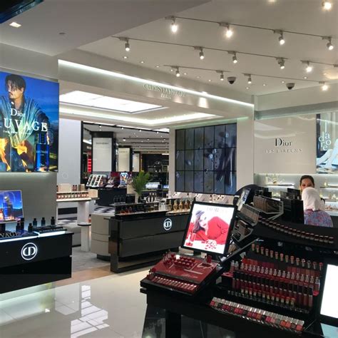 Dior shop in Kuwait